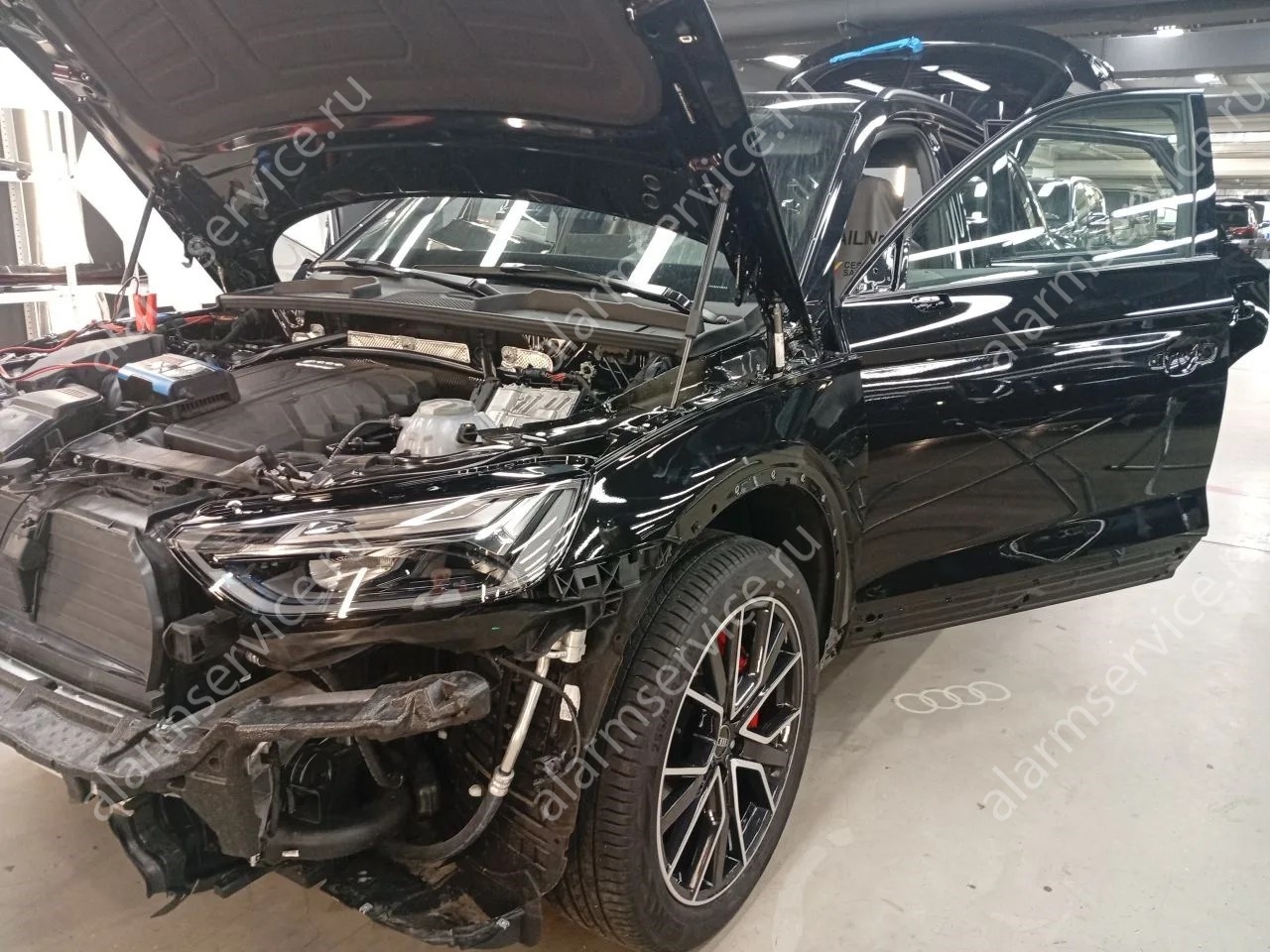 В Тех Цент приехал AUDI Q5.